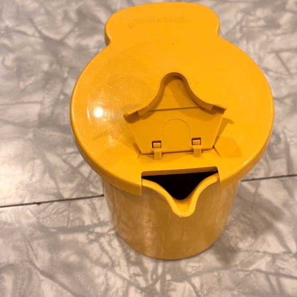 Vintage Tupperware Cream and Sugar Bowl Harvest Gold with Flip Top Lids Set - Picture 7 of 9